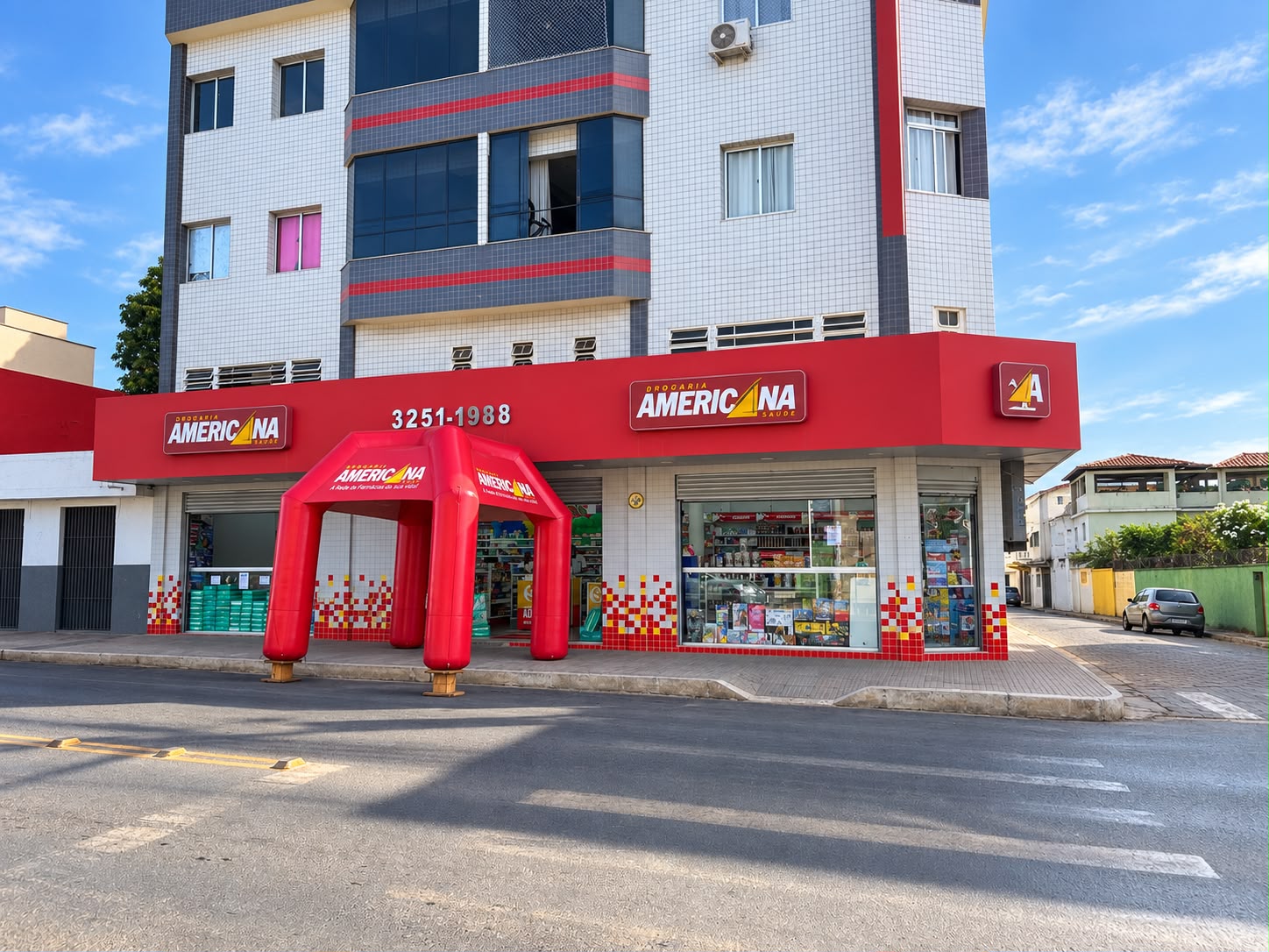 Entrada da Drogaria Americana